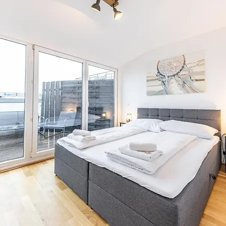 Penthouse Suites By Jr City Apartments Vienna Exterior photo