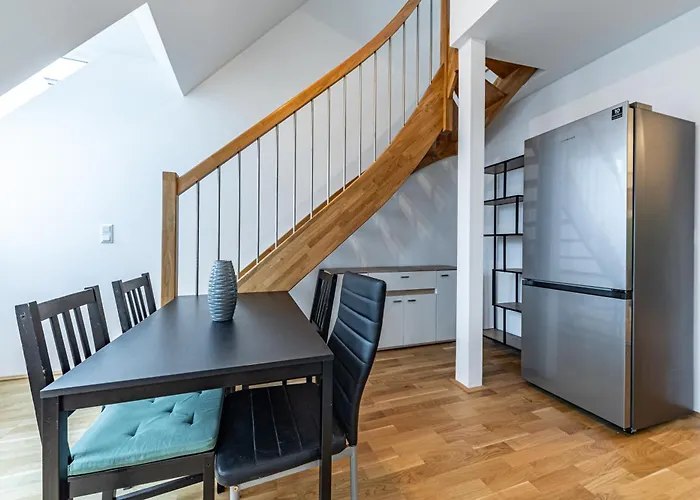 Penthouse Suites By Jr City Apartments